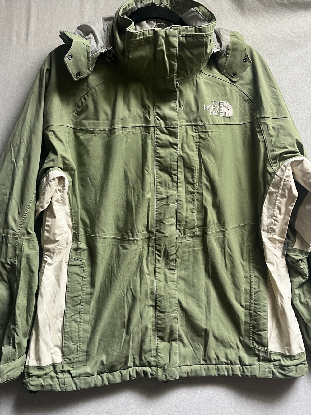 The North Face Womens Large HyVent Waterproof Hooded Ski Snow Jacket